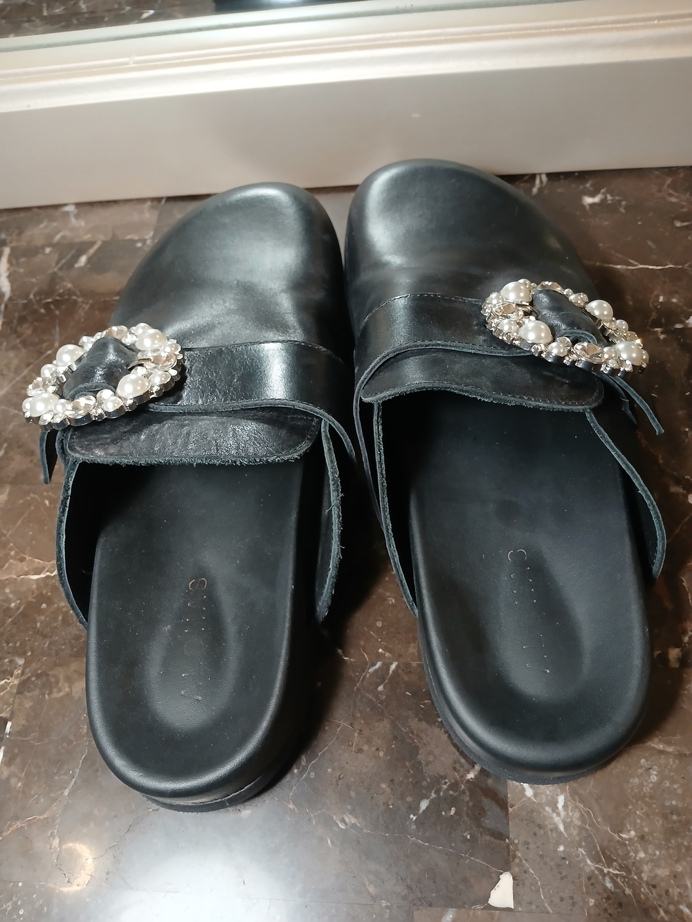 ALOHAS Black Leather Pearl-Embellished Slide Clogs - Picture 9 of 13